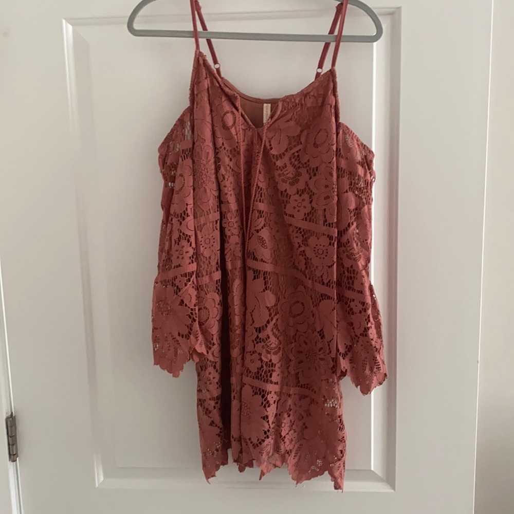 Xhilaration mauve cold shoulder lace dress